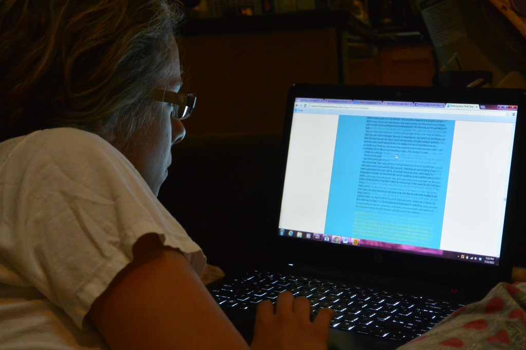 Slippers Vs. Stilettos:  The Working Mom/Stay-At-Home-Mom Feud